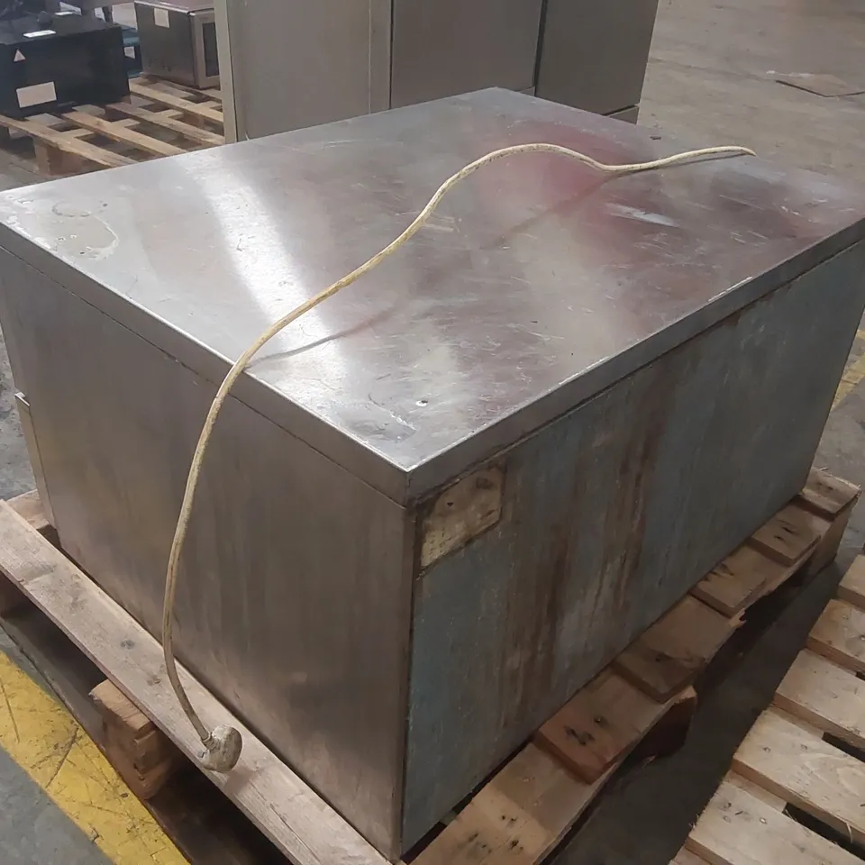 WILLIAMS COMMERCIAL TEMPERATURE CONTROLLED CHEFS DRAWER