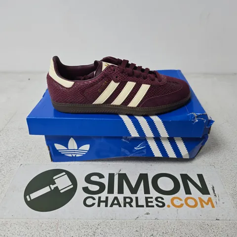 BOXED PAIR OF ADIDAS SAMBA OG W TRAINERS IN MAROON - UK 6.5