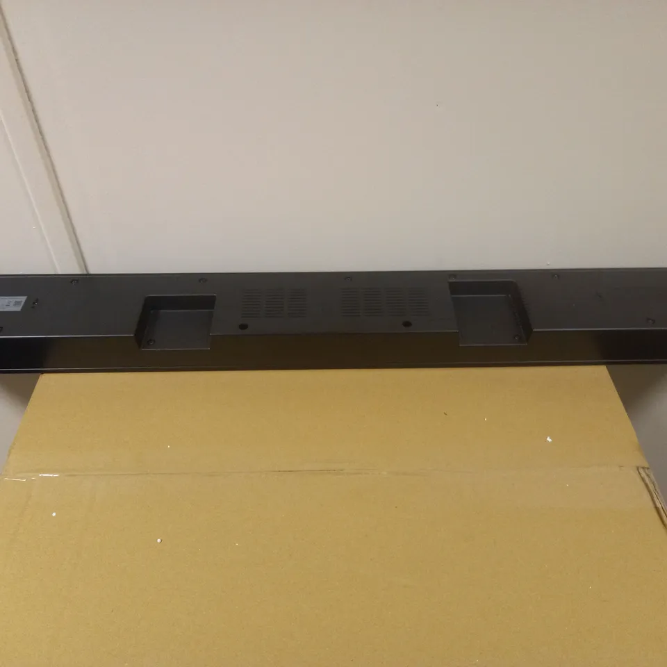 BOXED SAMSUNG Q600B SOUNDBAR AND SUBWOOFER - COLLECTION ONLY 