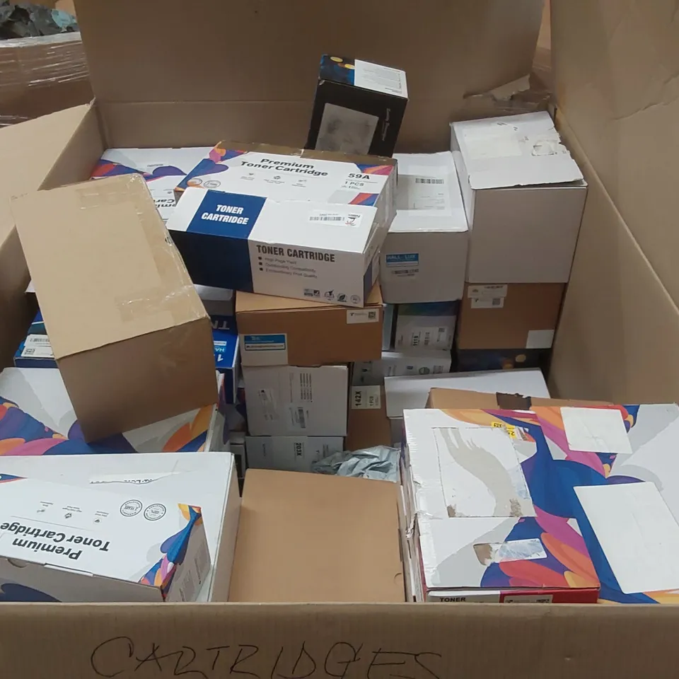 PALLET CONTAINING A LARGE QUANTITY OF PRINTER INK CARTRIDGES FROM BRANDS INCLUDING: HP, LXTEK, HALLOLUX GPC IMAGE ECT