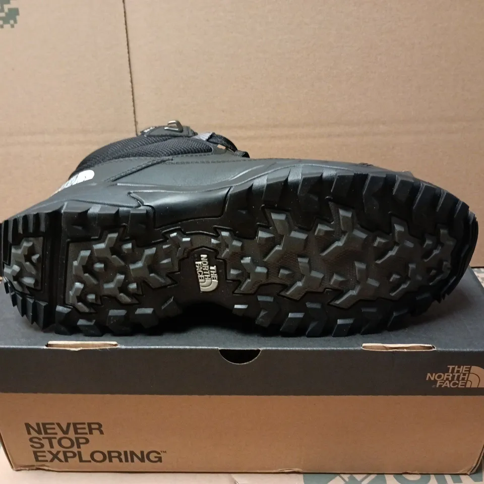 BOXED PAIR OF THE NORTH FACE M STORM STRIKE III BOOTS IN BLACK - UK 8