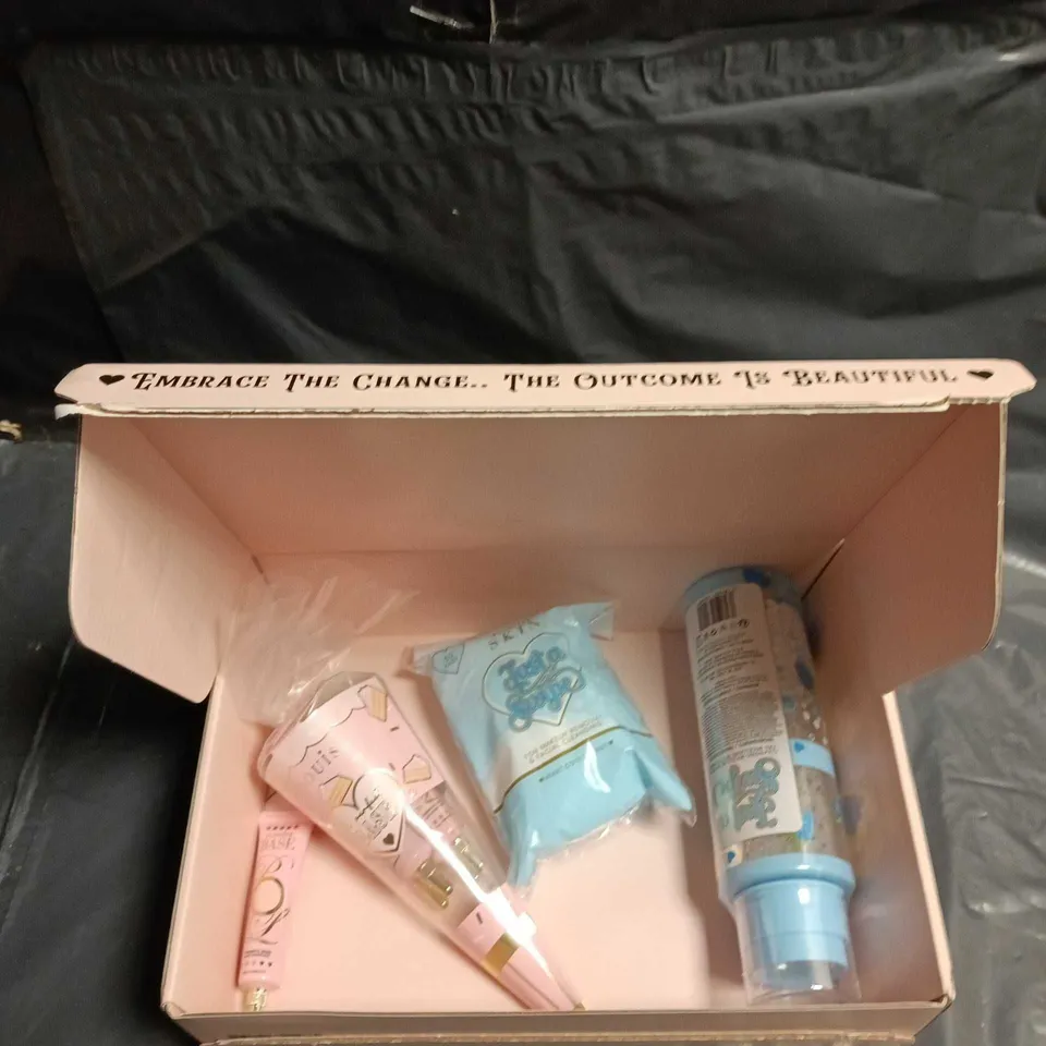 PLOUISE SKIN JUST A SWIPE COSMETICS SET