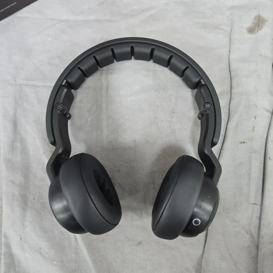 BRAND NEW BOXED MUNITIO PRO.30 WIRELESS HEADPHONES – BRUSHED BLACK 2AQPX-PRO30