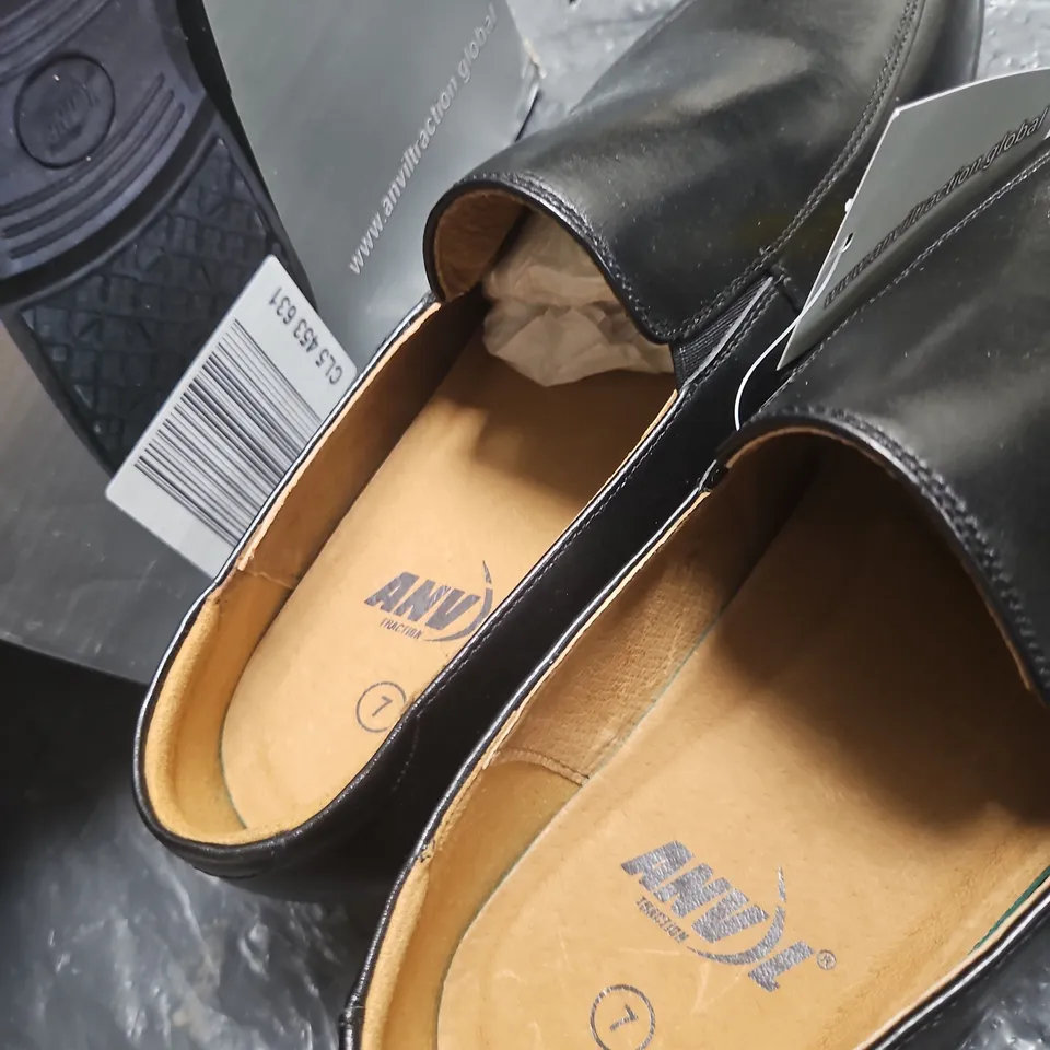 ANVL BLACK LEATHER LOAFERS – UK 7 (MEN'S) CAROLINA