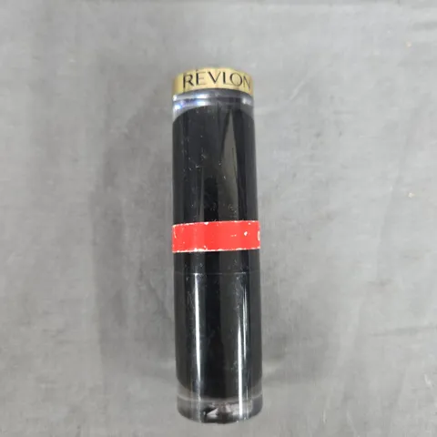 BOX OF APPROXIMATELY 70 REVLON SUPER LUSTROUS LIPSTICKS – SHADE 005 FIRE & ICE (NEW SHINE)
