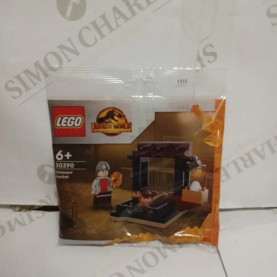 LOT TO CONTAIN 5 X SEALED LEGO JURASSIC WORLD DINOSAUR MARKET SETS - 30390