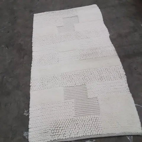 QUALITY DESIGNER AREA RUG - APPROXIMATELY 160X80CM