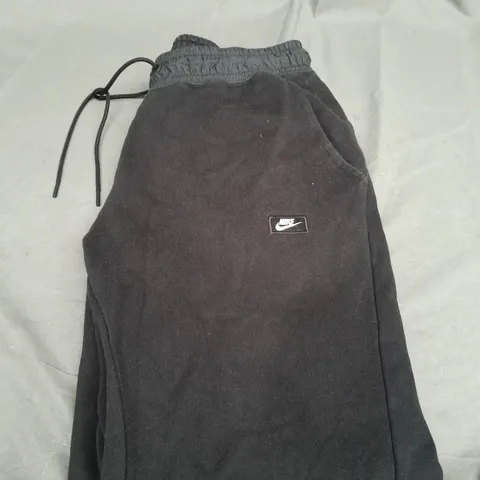 NIKE LOGO FLEECED TRACKSUIT BOTTOMS SIZE M