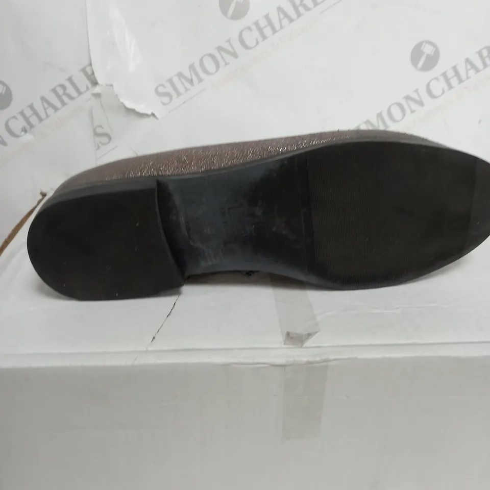 BOXED PAIR OF MODA IN PELLE FRIANI LOATHER SIZE 6 