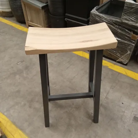 CLOCKHOUSE BAR STOOL CARBON & NATURAL