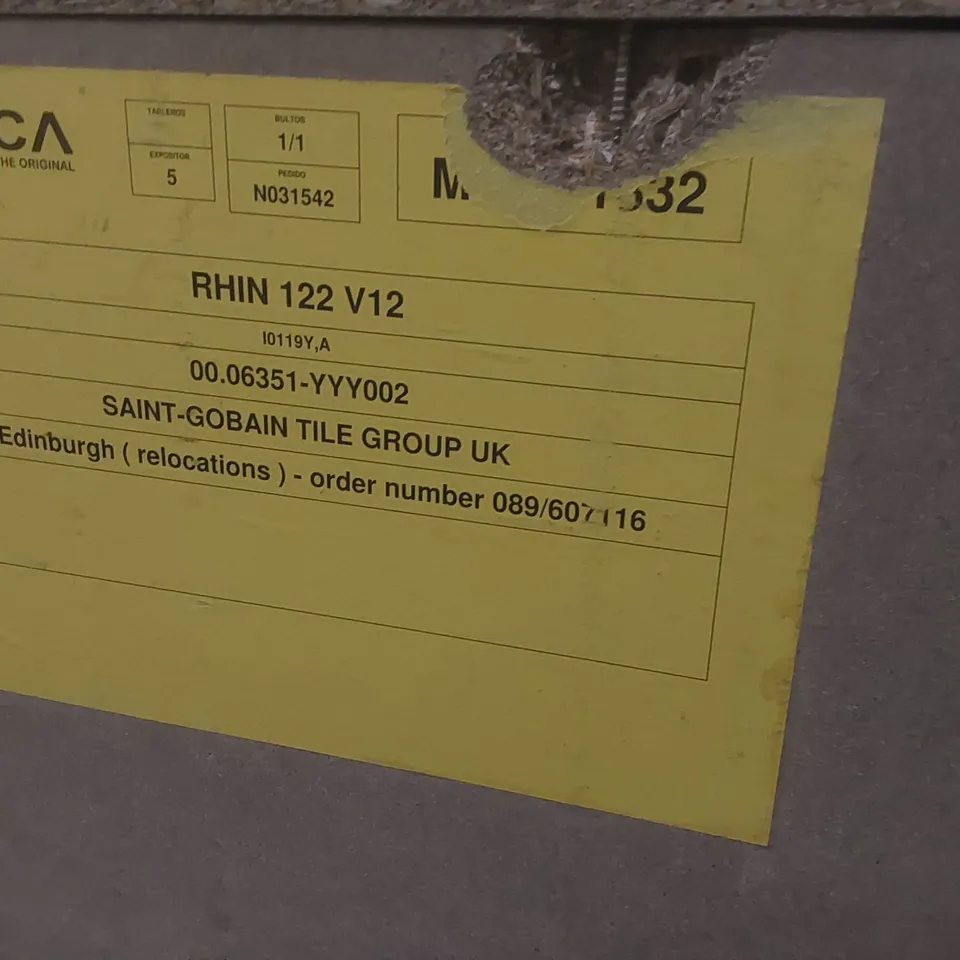 PALLET CONTAINING COMMERCIAL DISPLAY UNIT PARTS