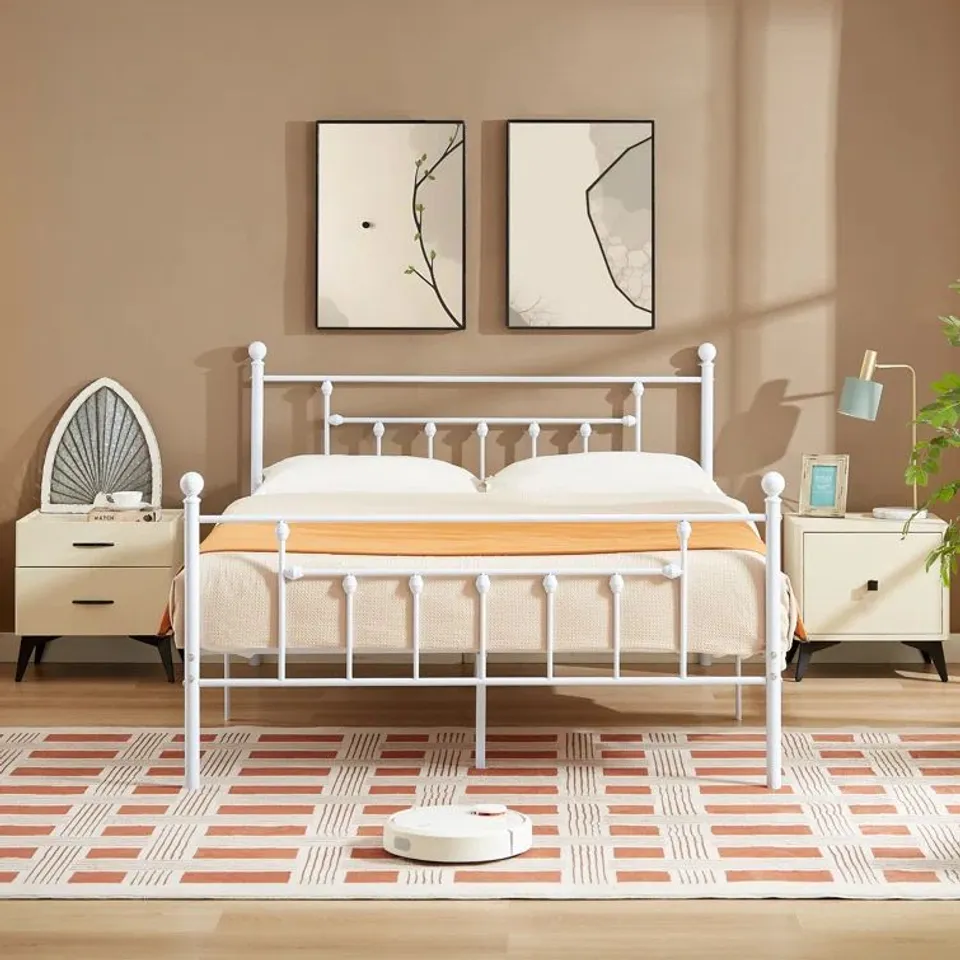 BOXED YT METAL BED FRAME W/HEADBOARD AND FOOTBOARD PLATFORM BED FRAME - WHITE (1 BOX)