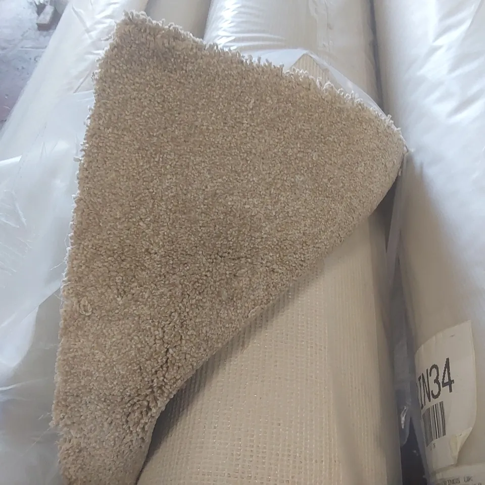 ROLL OF QUALITY STS HERITAGE LUXURY CARPET - APPROXIMATELY 3.12 x 5m