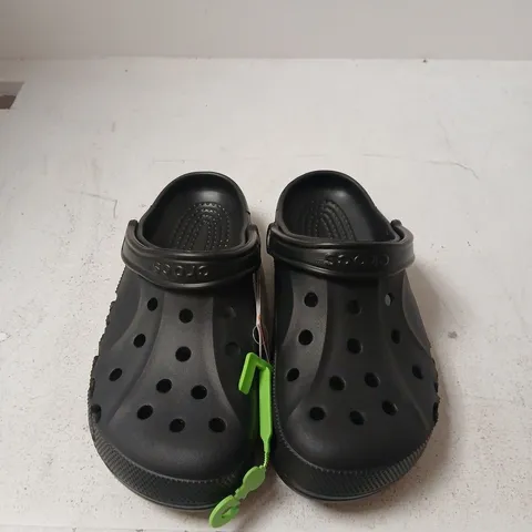 BAGGED CROCS CLASSIC CLOGS, BLACK - UK 8 