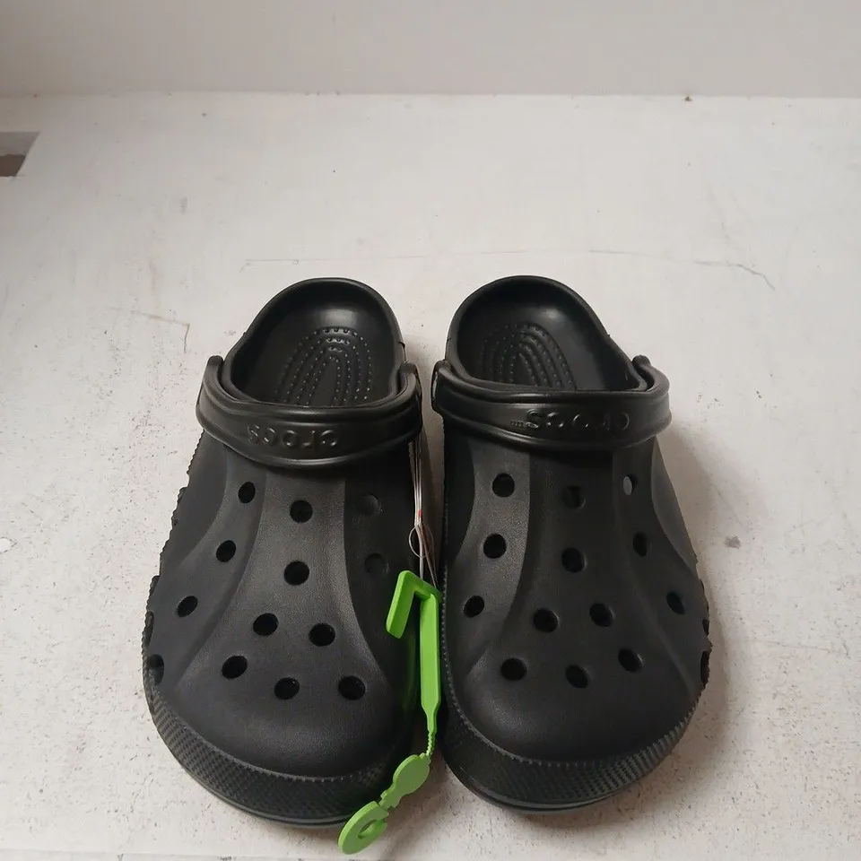 BAGGED CROCS CLASSIC CLOGS, BLACK - UK 8
