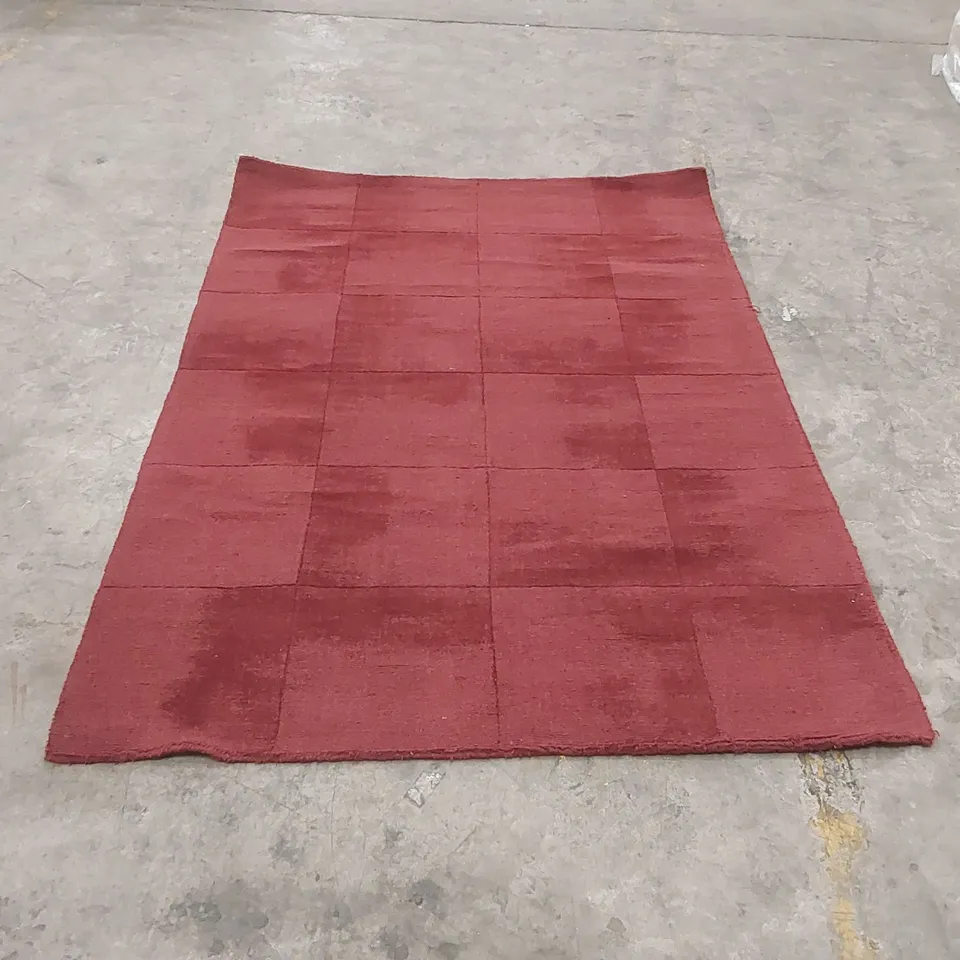 QUALITY DESIGNER AREA RUG - APPROXIMATELY 230 x 138cm