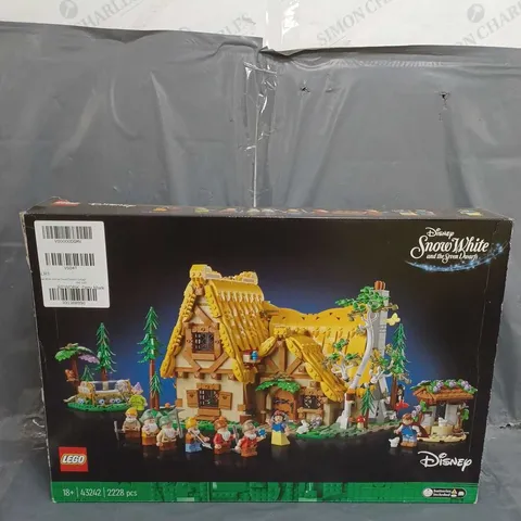 LEGO DISNEY SNOW WHITE AND THE SEVEN DWARFS’ COTTAGE 43242