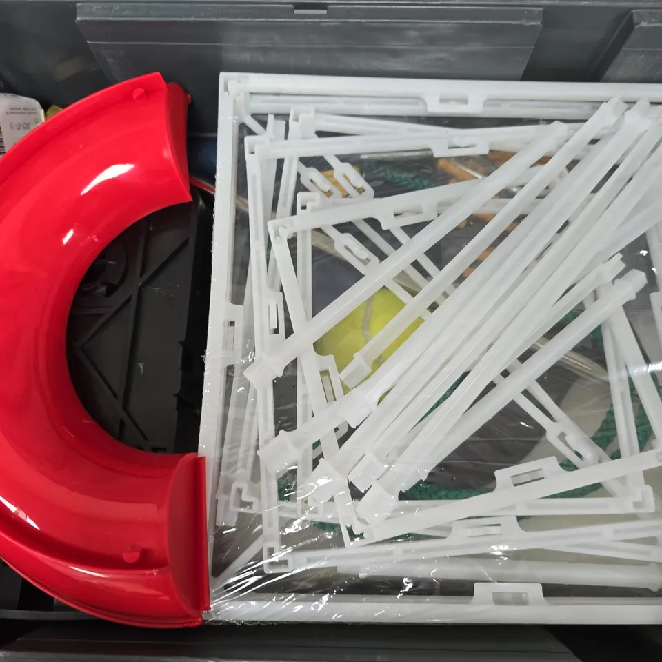 APPROXIMATELY 10 ASSORTED HOUSEHOLD ITEMS TO INCLUDE TENNIS BALL, PAINT ROLLER HANDLE, DR MARTENS LACES, ETC