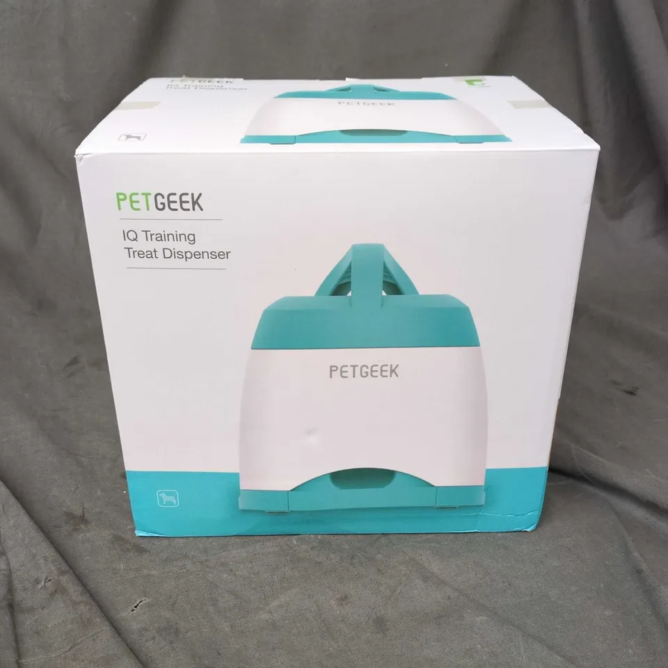 PETGEEK IQ TRAINING TREAT DISPENSER – DOG TRAINING TOY
