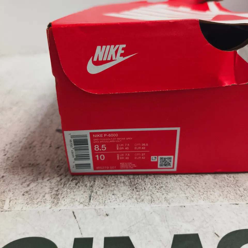 NIKE P-6000 GREY/SMOKE GREY TRAINERS WITH NEON YELLOW SWOOSH – UK 7.5 (US 8.5)