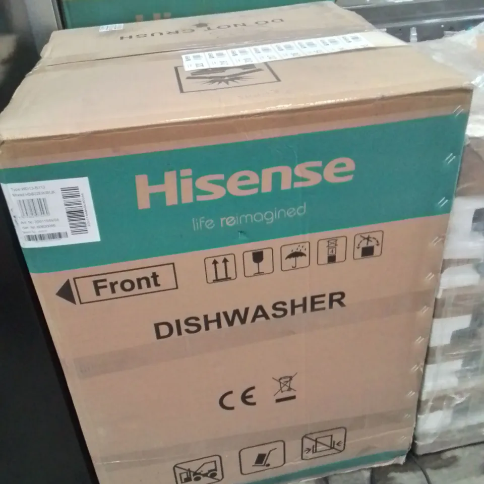 BOXED HISENSE HS622E90WUK FREESTANDING STANDARD DISHWASHER 85CM HIGH - E RATED , 24 X 23 X 33 INCHES (L X W X H) [ENERGY CLASS E] [ENERGY CLASS E] 