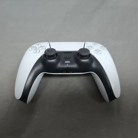 PLAYSTATION 5 CONTROLLER