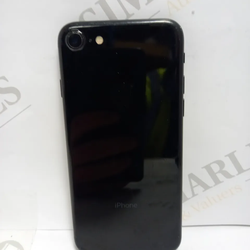 APPLE IPHONE 7 (A1778) SMARTPHONE