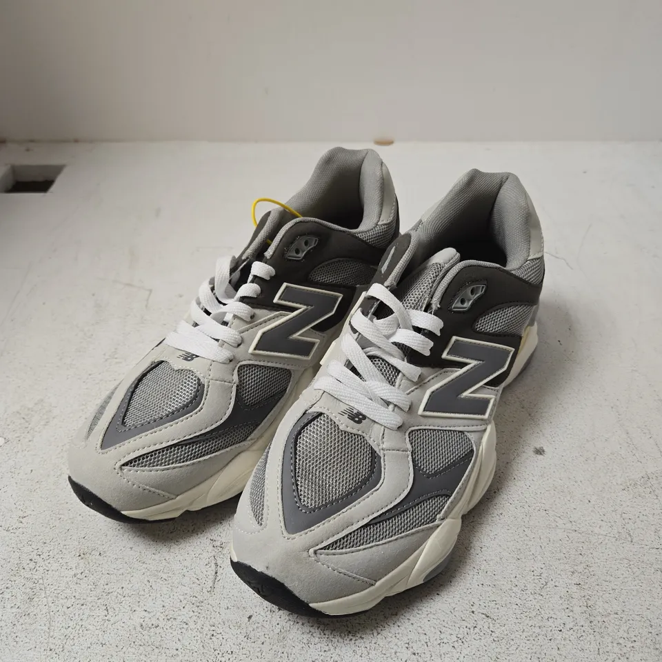 NEW BALANCE U9060BLK TRAINERS – UK 9 