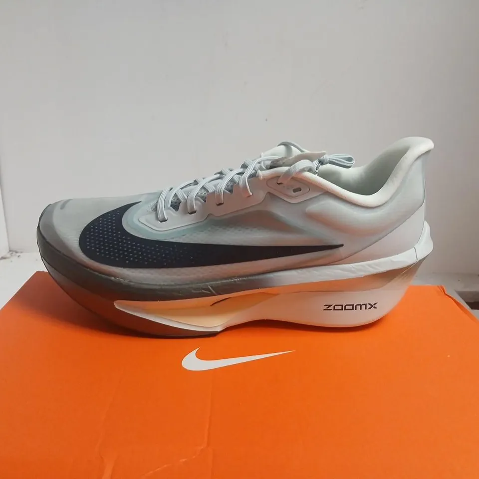 NIKE ZOOM FLY 6 RUNNING SHOES – PURE PLATINUM/DARK OBSIDIAN, UK 11.5