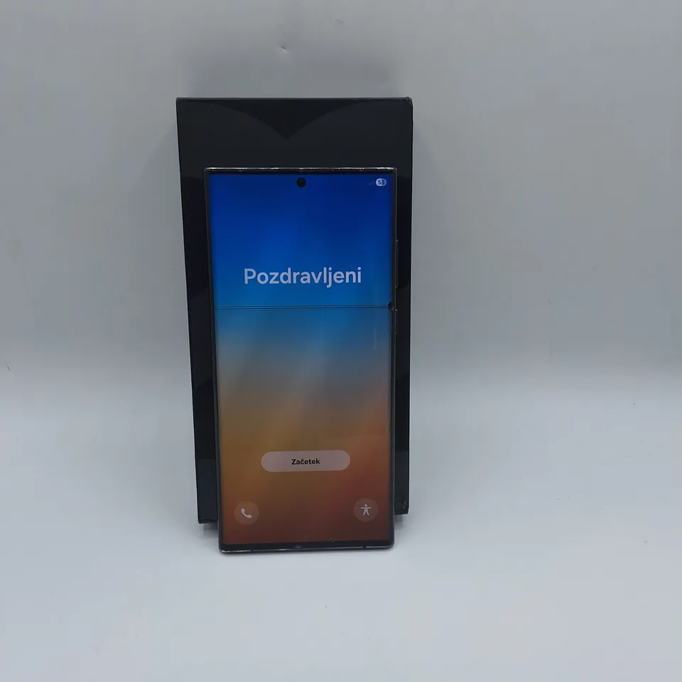 BOXED SAMSUNG GALAXY S22 ULTRA 5G 8/128GB IN PHANTOM BLACK - SM-S908B