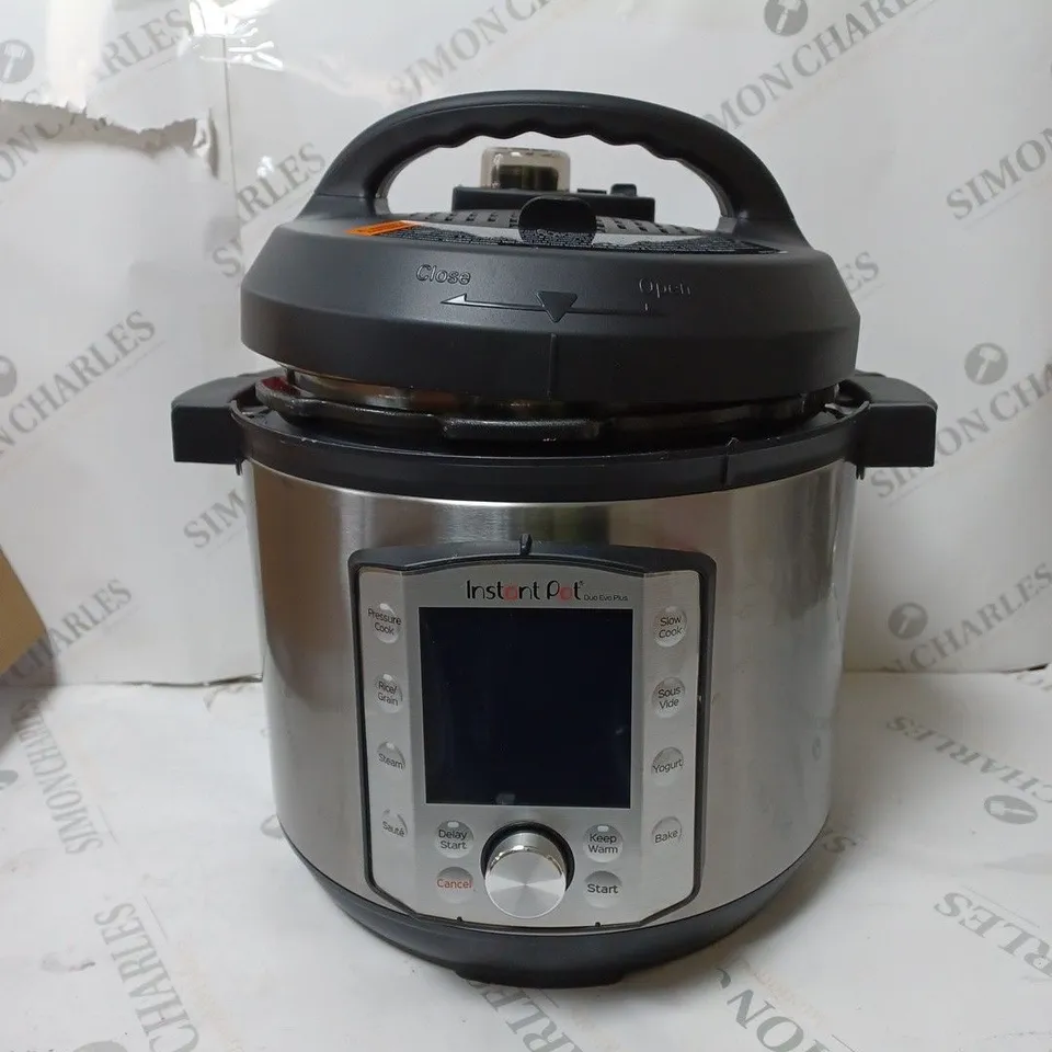 INSTANT POT DUO EVO PLUS PRESSURE COOKER