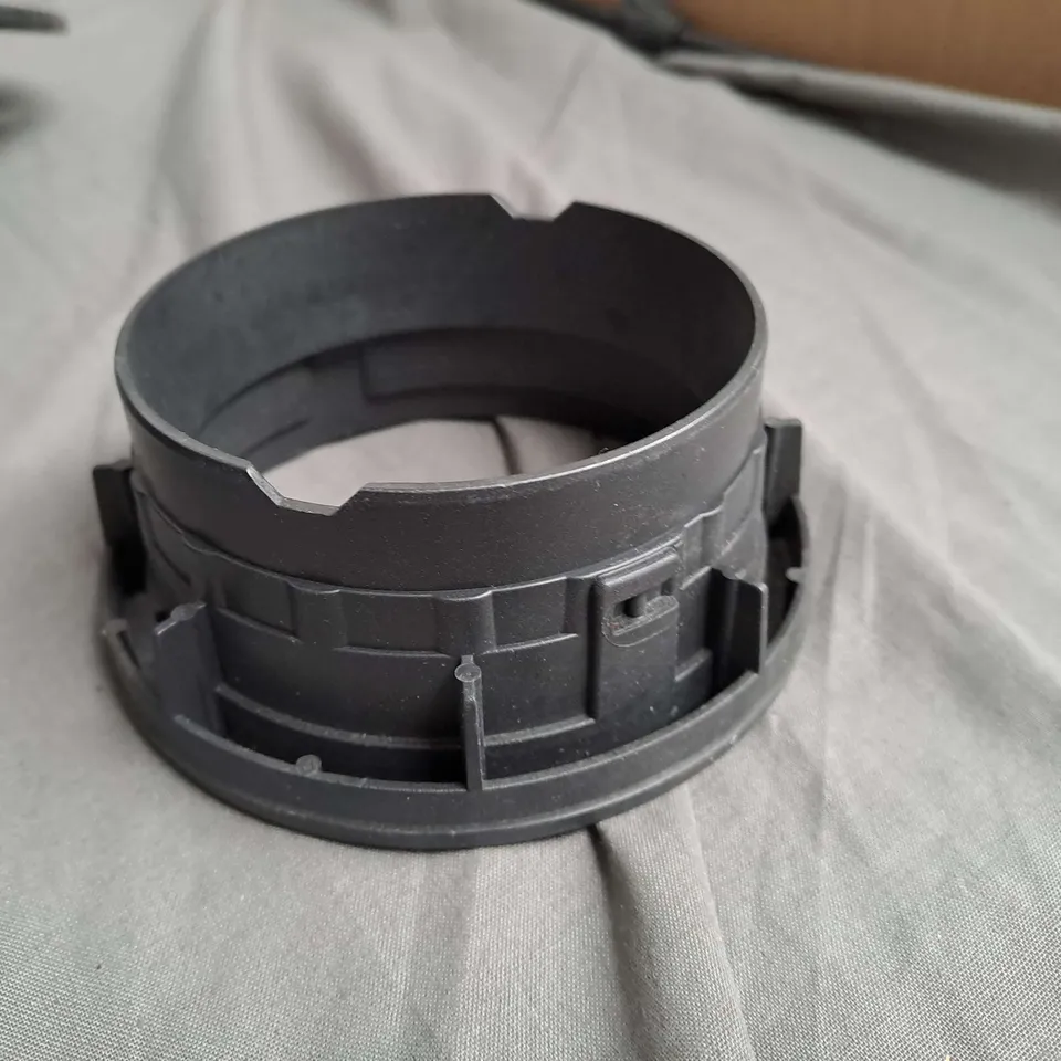 LOT OF FREE SPINNING BLACK PLASTIC ITEMS