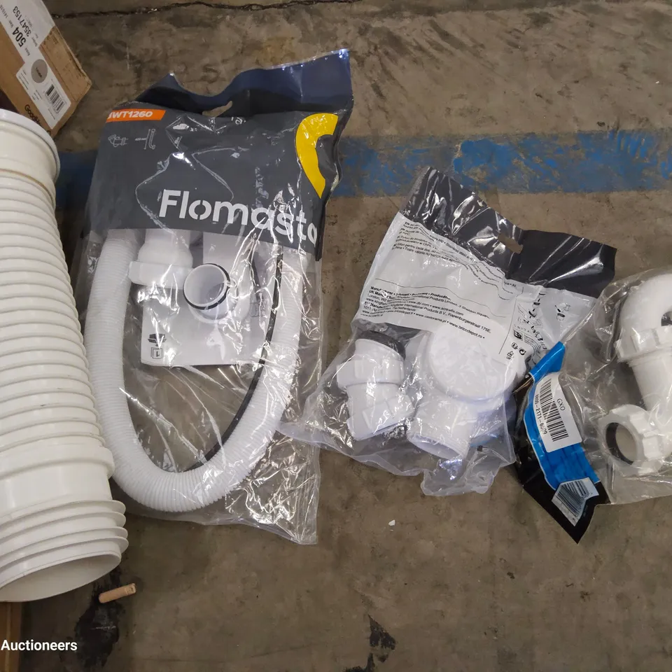 WHITE CERAMIC BASIN & ASSORTED PLUMBING KITS