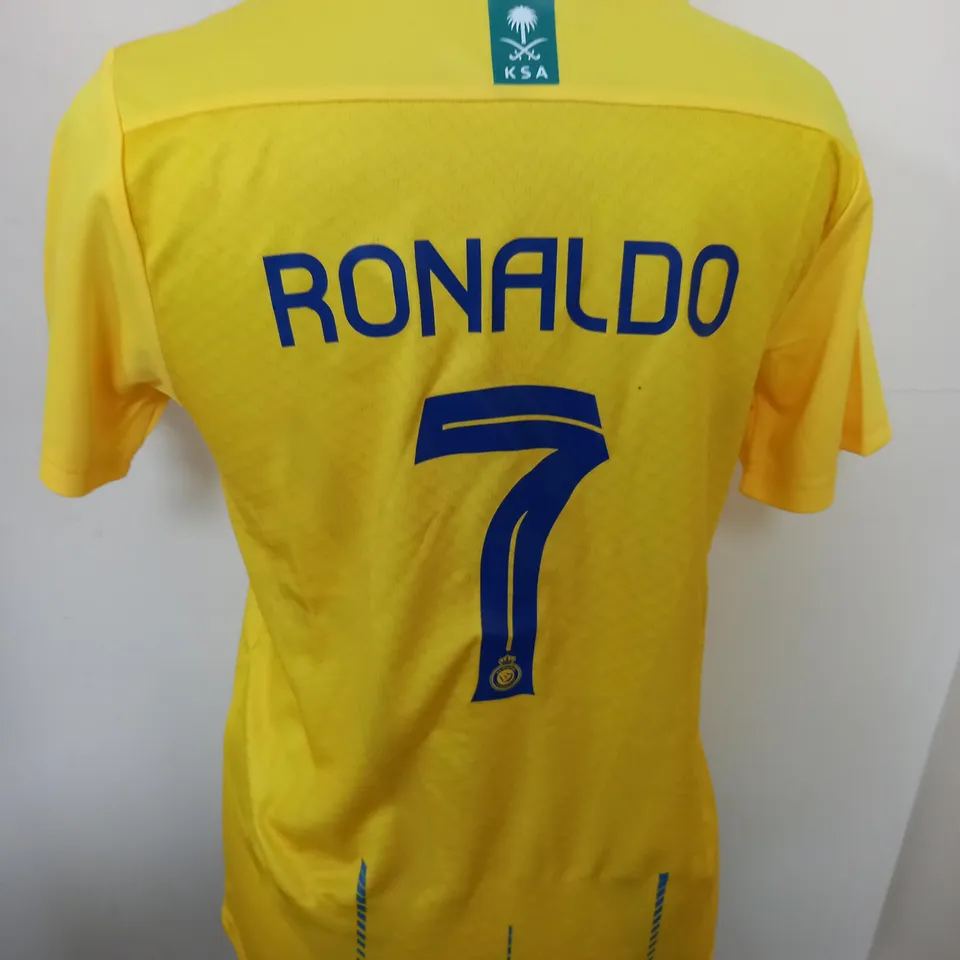 AL NASSR HOME SHIRT AND SHORTS WITH RONALDO 7 SIZE 26