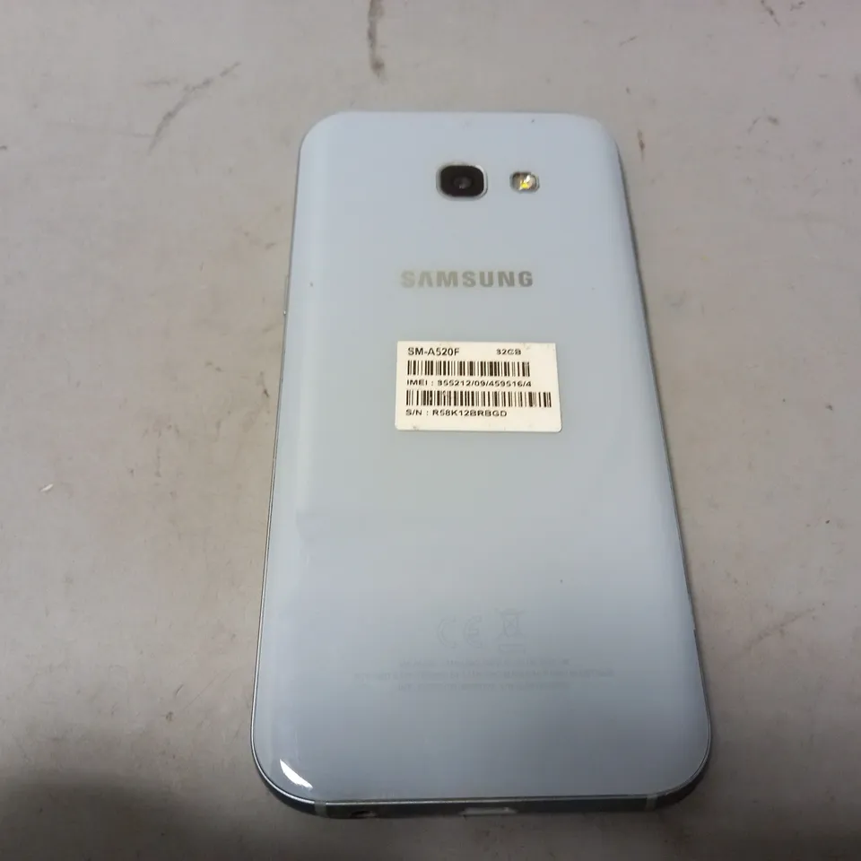 SAMSUNG GALAXY A5 (SM-A520F)