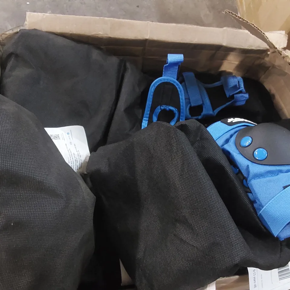 BOX CONTAINING A LARGE QUANTITY OF KIDS' KNEE PAD SETS - ASSORTED COLOURS