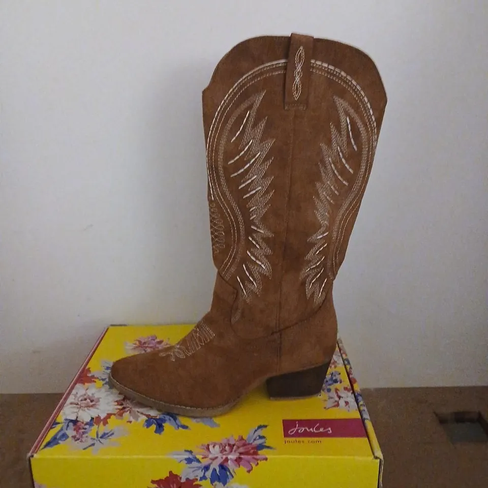 BROWN SUEDE WESTERN BOOTS WITH WHITE EMBROIDERY UK 6.5 