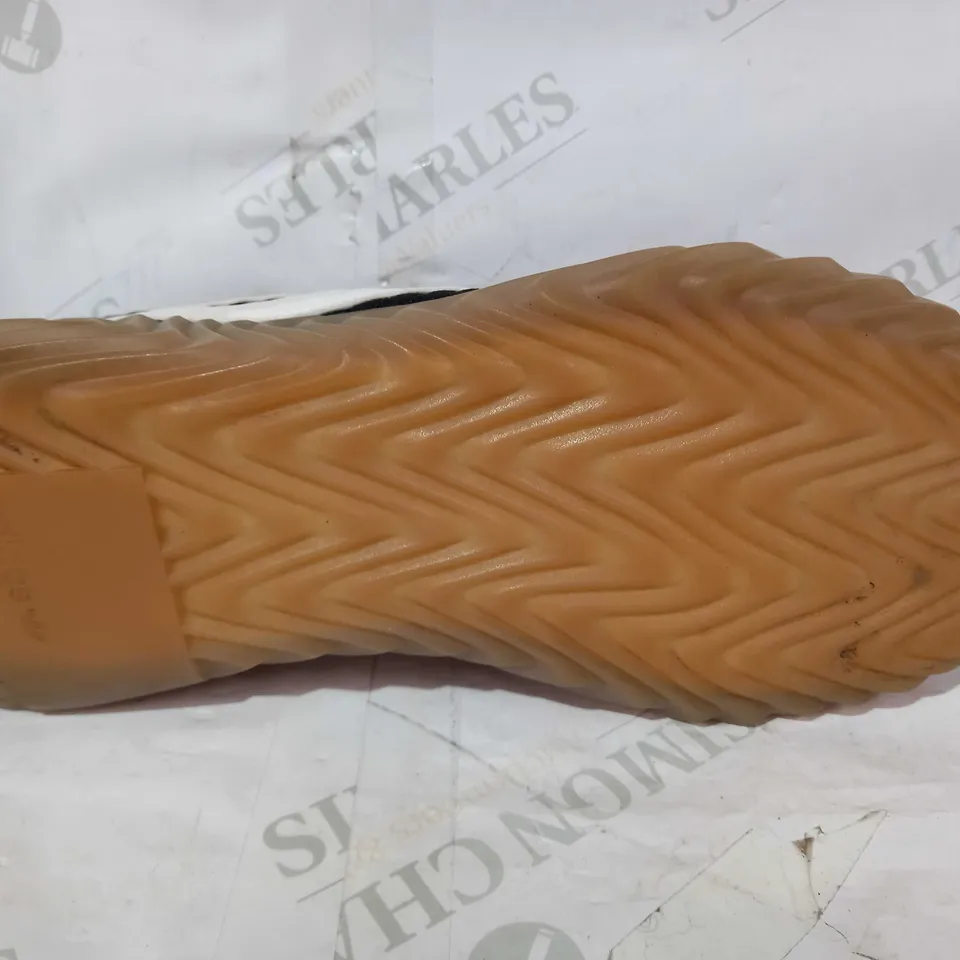 BOXED PAIR OF ADIDAS SOBAKOV SHOES IN BLACK/WHITE UK SIZE 11