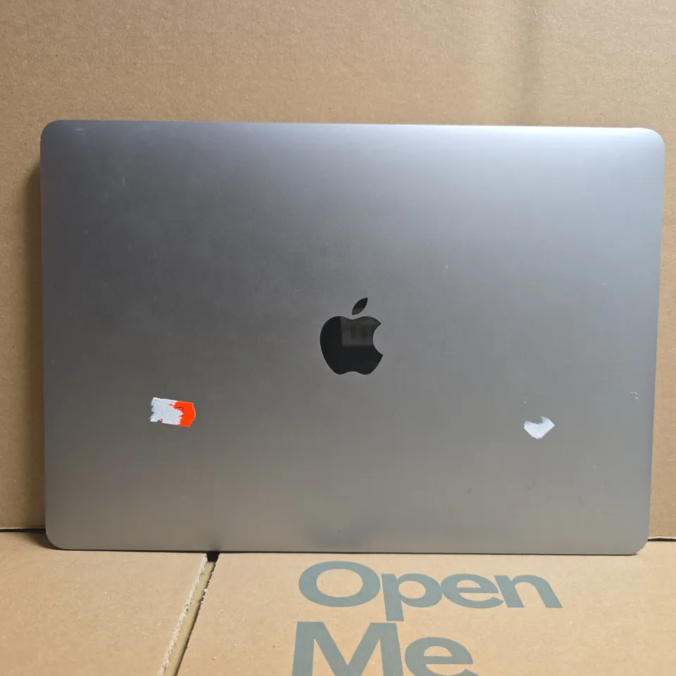 APPLE MACBOOK AIR (A2337)