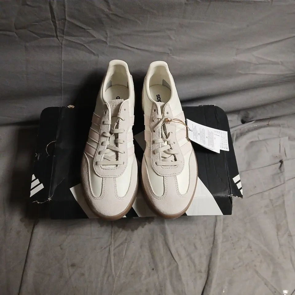 Adidas Sneakers – Beige/Cream with Gum Sole