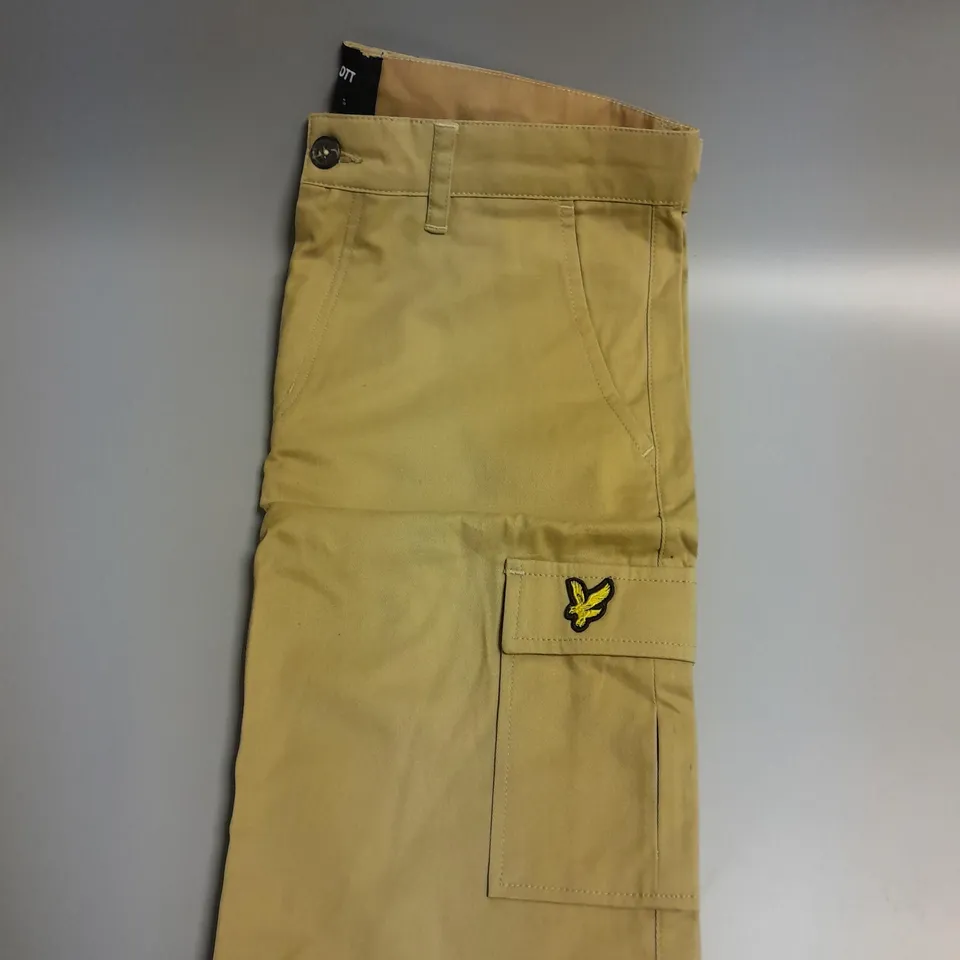LYLE AND SCOTT CARGO SHORTS IN KHAKI WAIST 34