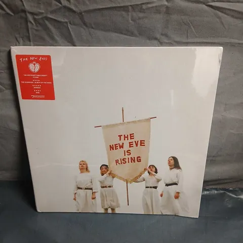 THE NEW EVE IS RISING – THE NEW EVES (VINYL LP)