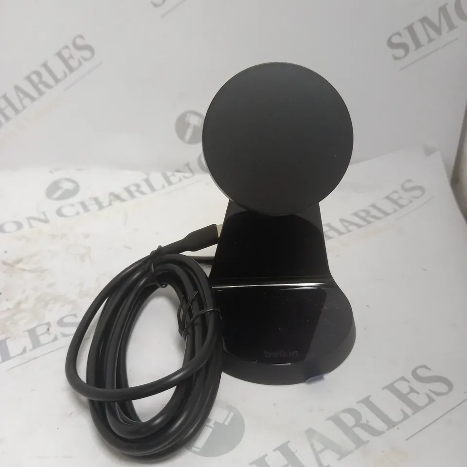 BOXED BELKIN BOOST CHARGE MAGNETIC WIRELESS CHARGER STAND 