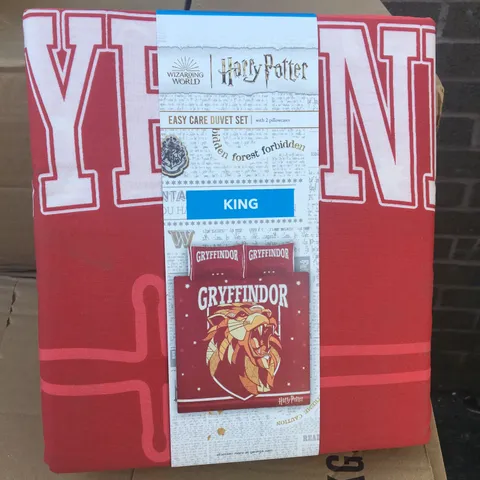 BOX OF 6 BRAND NEW HARRY POTTER GRYFFINDOR KING SIZED DUVET SETS