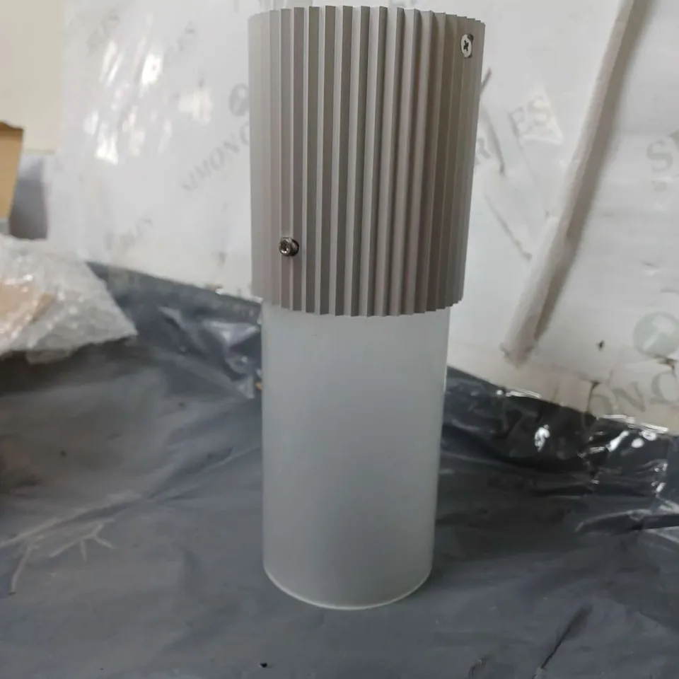 PALLET CONTAINING 12 ROSENLITE DOWNLIGHTS IN SILVER AND FROSTED GLASS, 80 EMCOLITE GREY FLUSH MOUNTS CDMT73, APPROXIMATELY 20 WALL MOUNTED GLASS FRONT WALL LIGHTS