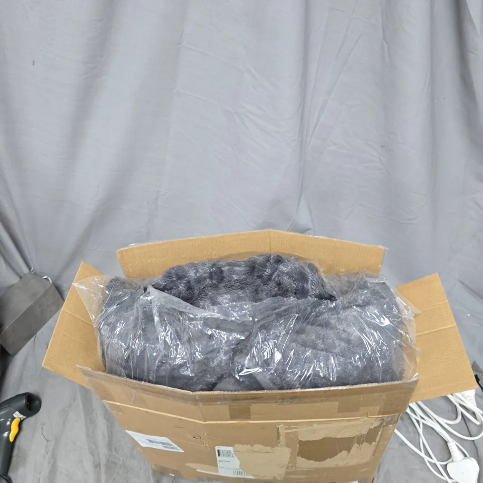 COZZEE HOME FAMILY SIZED FAUX FUR AND VELVETSOFT HEATED THROW