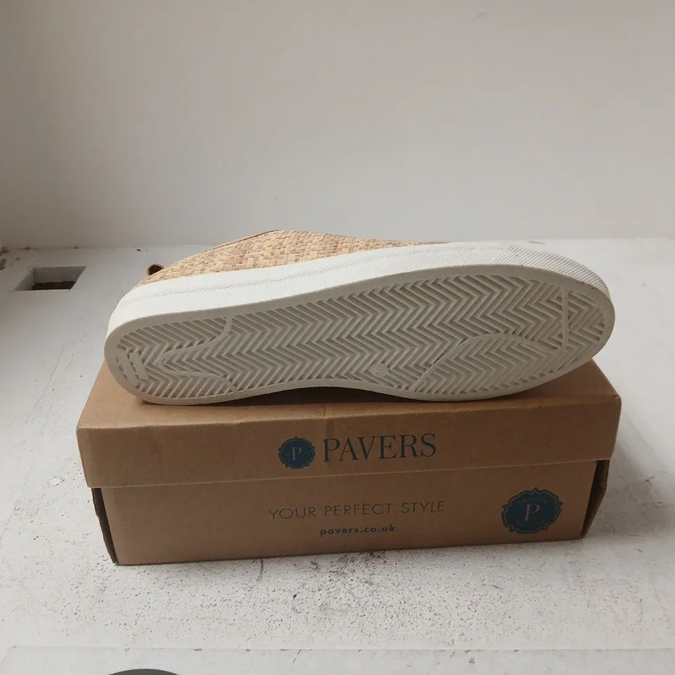 PAVERS BEIGE MULTI UK 7 BOXED