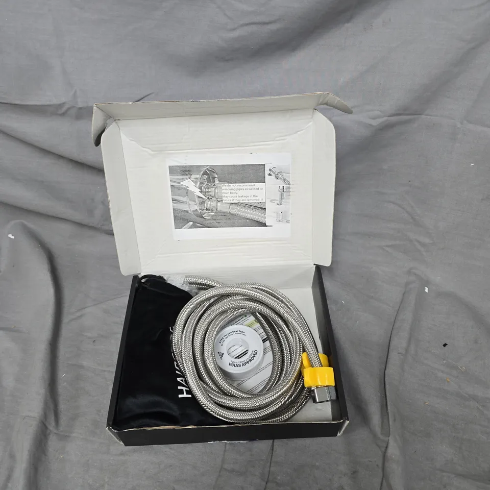 ICONIC BRANDED BATHROOM FITTINGS: BRAIDED HOSE WITH BRASS CONNECTOR AND ICONIC BRAND TAP – BOXED