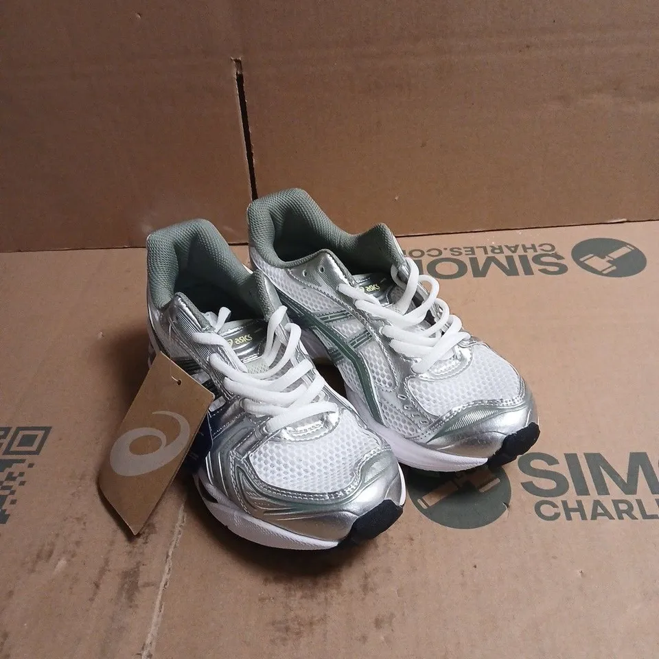 ASICS RUNNING SHOES - SILVER/GREY, BOXED UK 4.5