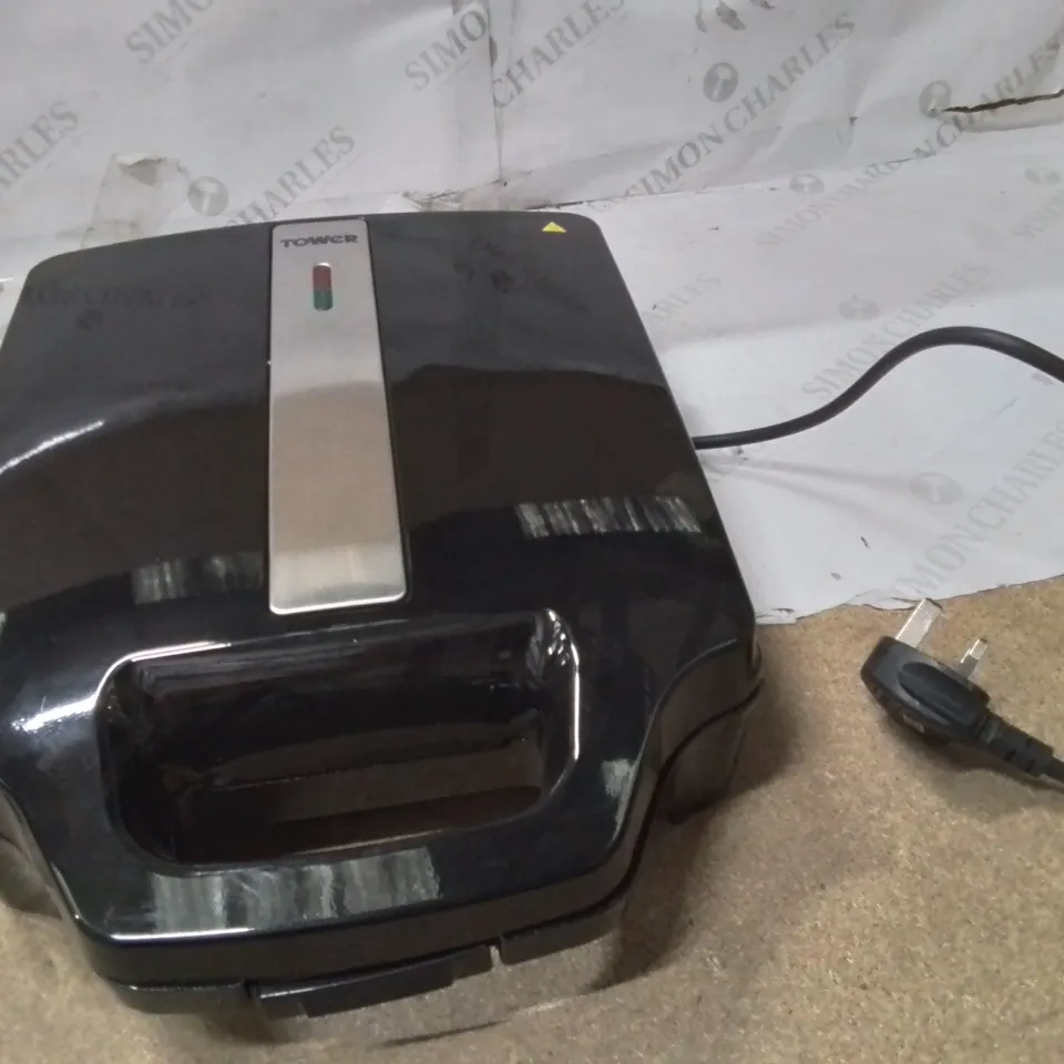 TOWER 4 SLICE TOASTIE MAKER